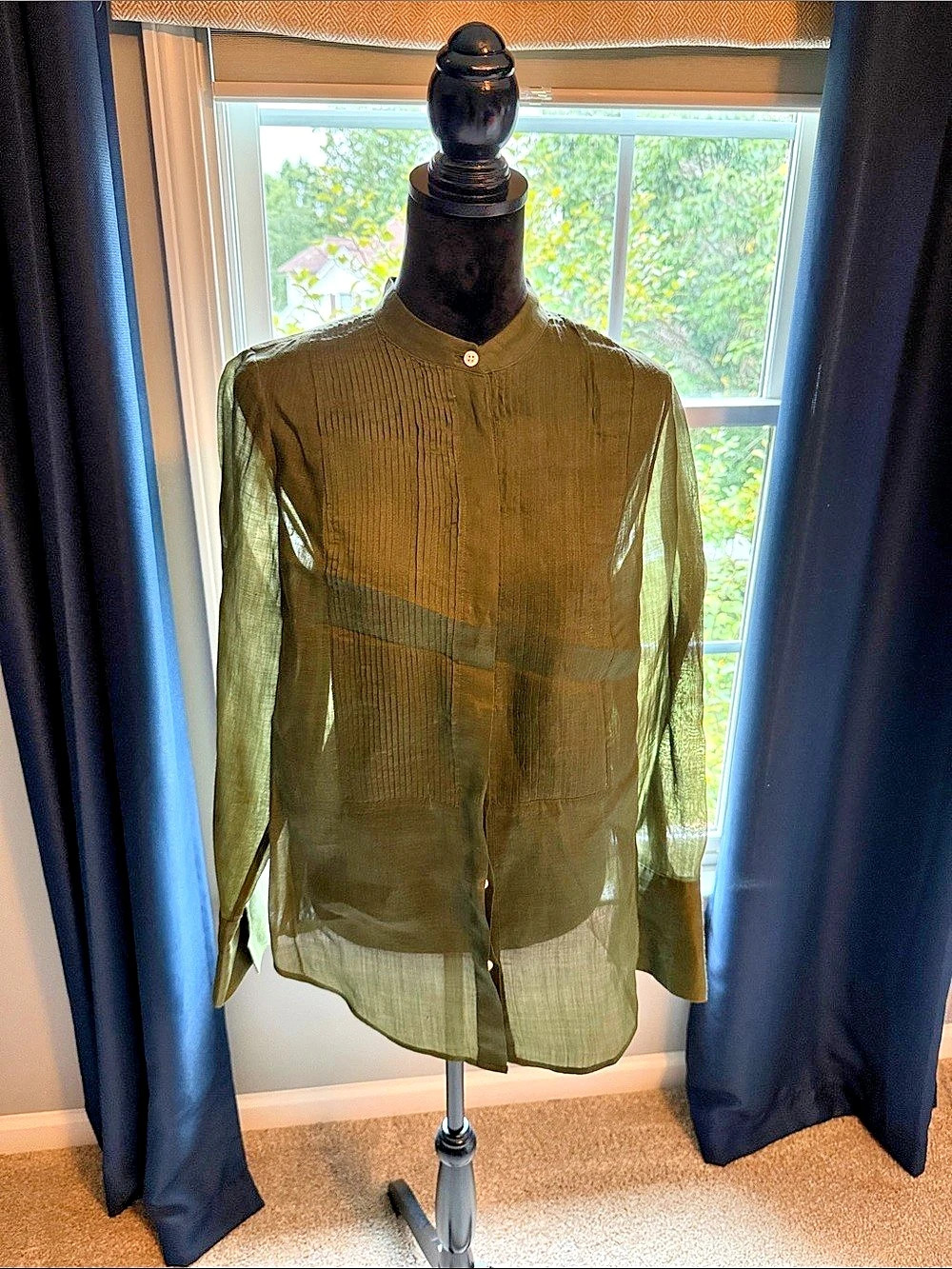 Banana Republic Tallong Pintuck Blouse in Green Size Medium Tall